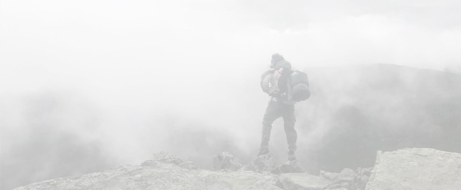 balazs-busznyak-3mtcyvbAqzM-unsplash bajar de peso mientras duermes